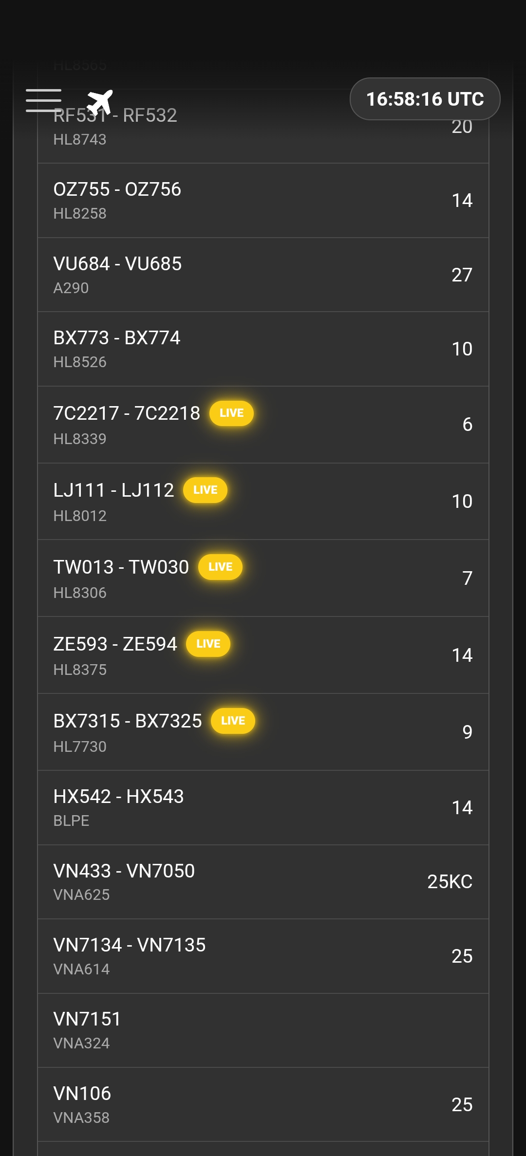 VAECO Hub live flight operations screen.